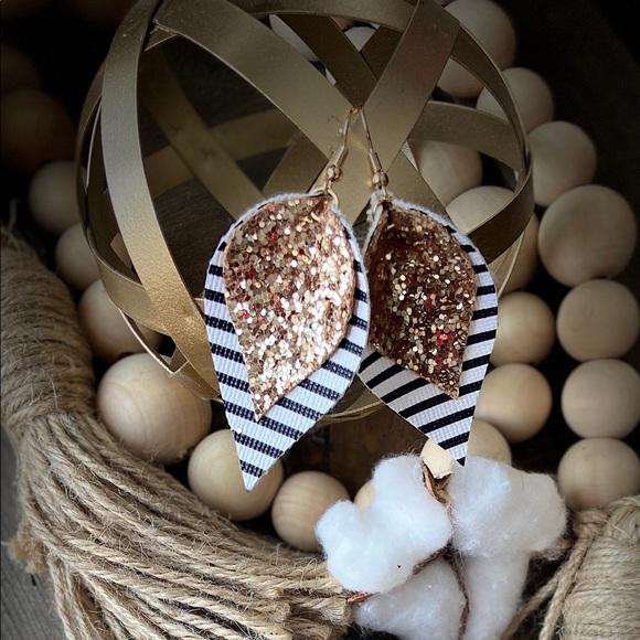 Hypoallergenic earrings - Picture 2 of 2